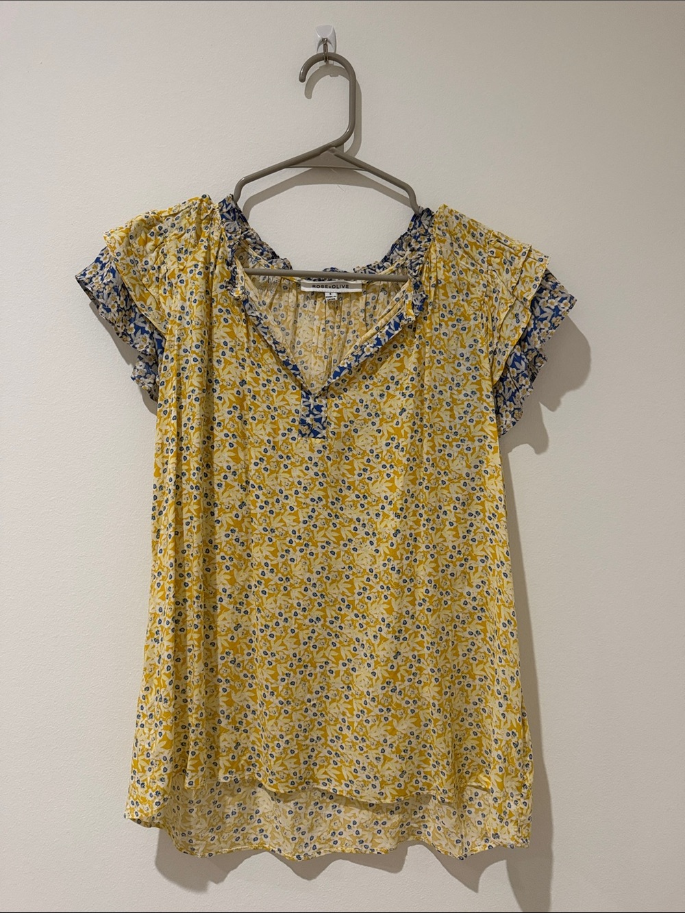 Rose & Olive Yellow Floral Ruffled V-Neck Blouse with Blue Trim